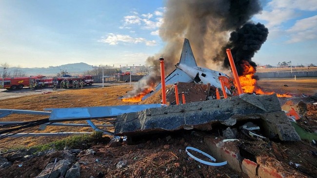 Foto: Korea Selatan Akan Inspeksi Seluruh Boeing 737-800 Setelah Kecelakaan Fatal Jeju Air | Pifa Net