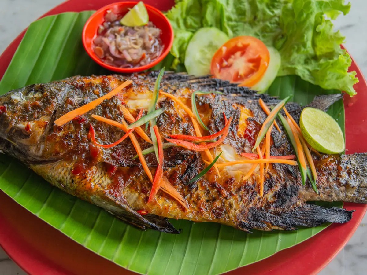 Foto: Tips Membuat Ikan Bakar Tanpa Arang, Tetap Harum dan Berempah | Pifa Net