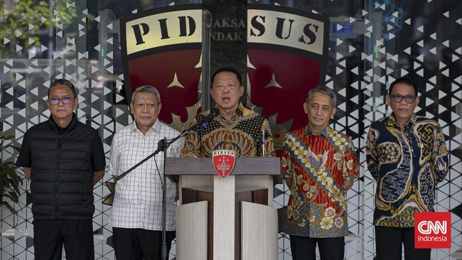 Foto: Jampidsus Febrie Bantah Punya Keterkaitan dengan Kafe de'Clan Cipete yang Digeledah Polisi | Pifa Net