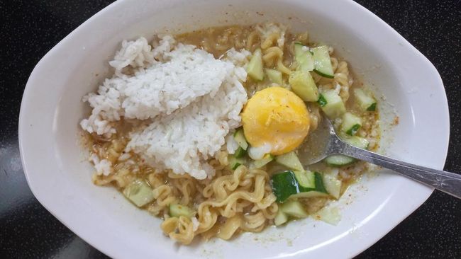 Foto: Ahli Gizi Sebut Makan Mi Instan dengan Nasi Tidak Dianjurkan, Ini Alasannya | Pifa Net