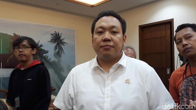 Foto: DPR Usulkan Anggaran MBG Libur Sekolah Dialihkan untuk Penanganan Banjir Sumatra | Pifa Net