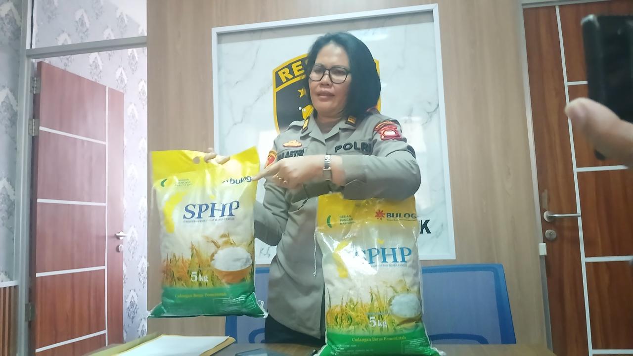 Foto: Polisi Tangkap Pria di Pontianak Oplos Beras SPHP | Pifa Net