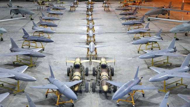 Foto: Pilot AS Ungkap Formasi Drone Iran Mirip Ubur-Ubur Sebelum Jet Tempurnya Ditembak Jatuh | Pifa Net