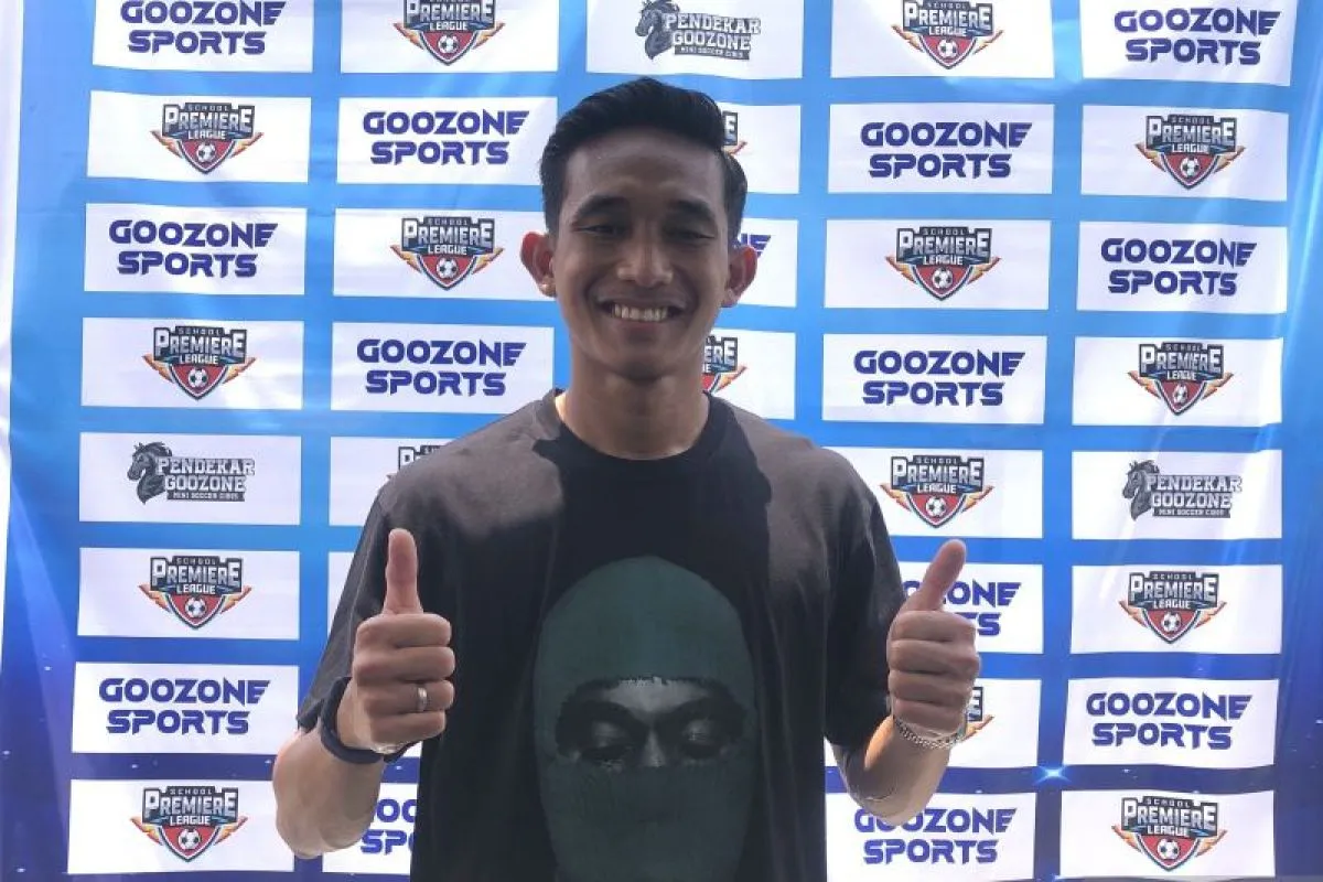 Foto: John Herdman Dorong Rizky Ridho “Naik Level”, Buka Peluang Abroad Bek Timnas Indonesia | Pifa Net