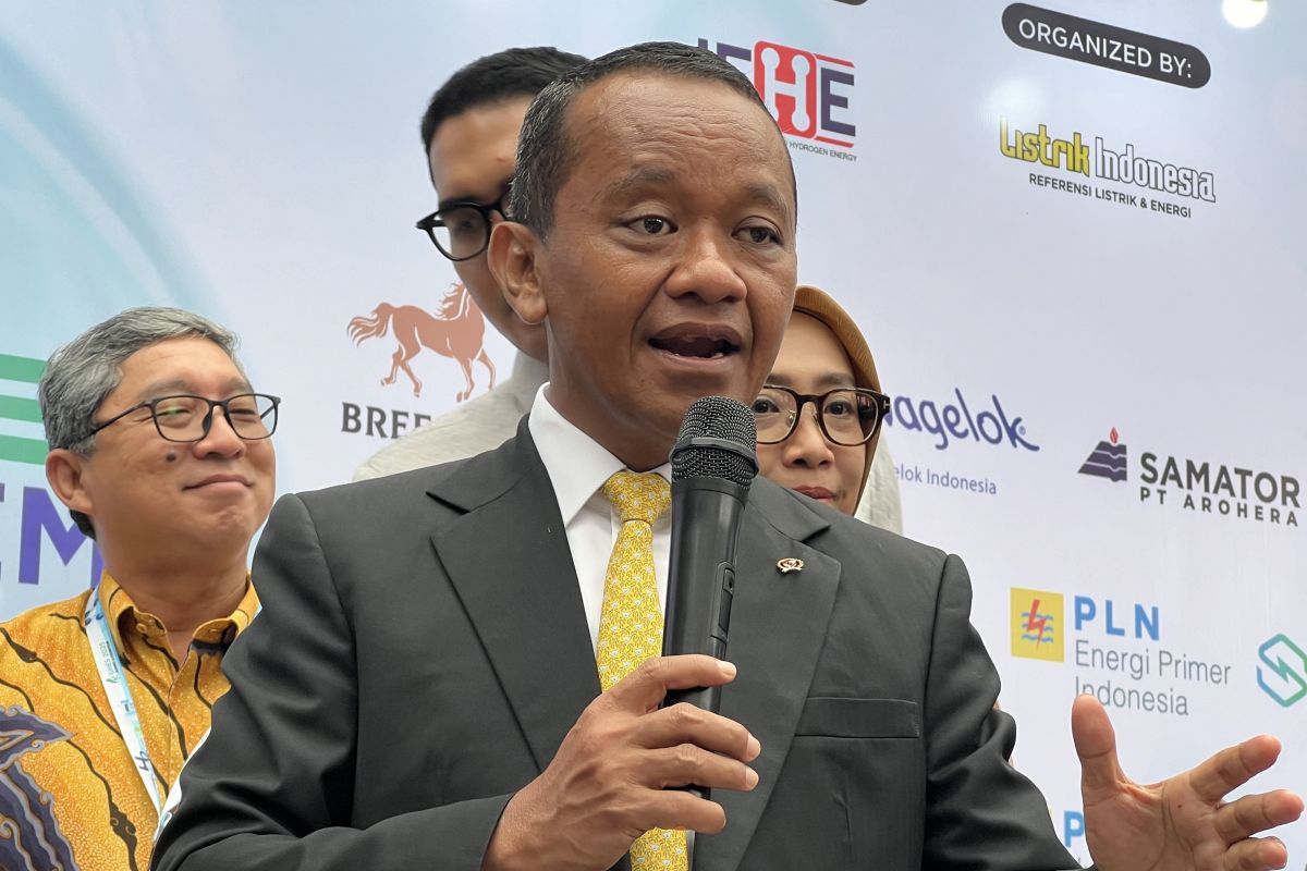 Foto: Soal Bertemu Jokowi, Bahlil Tegaskan Seluruh Menteri Kabinet Merah Putih Berada di Bawah Komando Presiden Prabowo | Pifa Net