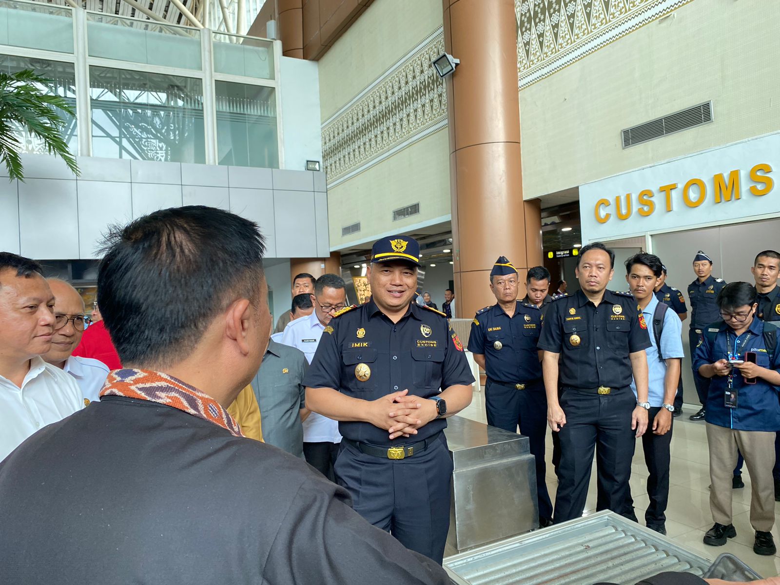 Foto:   Bandara Supadio Kembali Layani Penerbangan Internasional, Registrasi IMEI Masih Harus ke Kantor Bea Cukai | Pifa Net