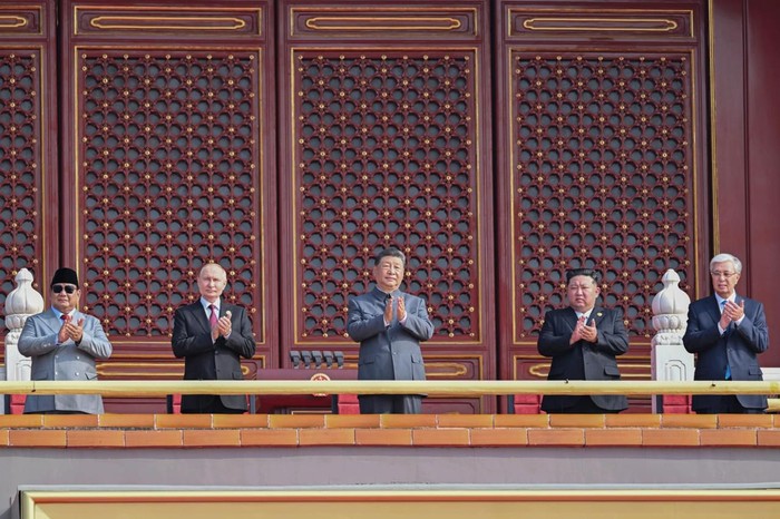 Foto: Trump Tuduh Rusia, China, dan Korea Utara Berkonspirasi Lawan AS dalam Parade Militer di Beijing | Pifa Net