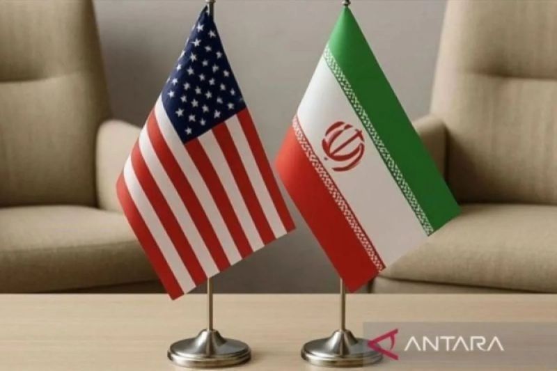 Ilustrasi - Bendera Iran dan Amerika Serikat. (ANTARA/Anadolu/py.)
