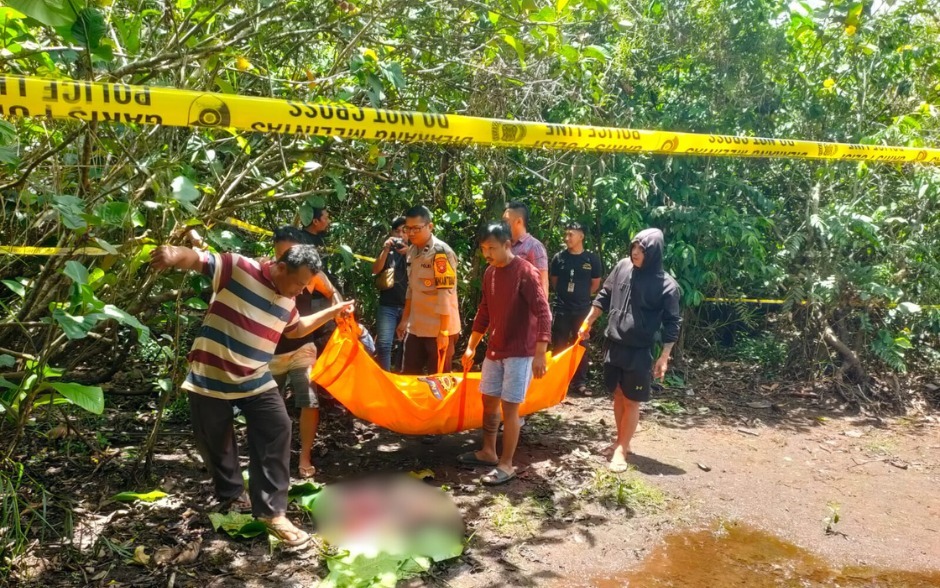 Foto: Pria di Kubu Raya Tewas Diduga Bunuh Diri dengan Senjata Api Rakitan | Pifa Net