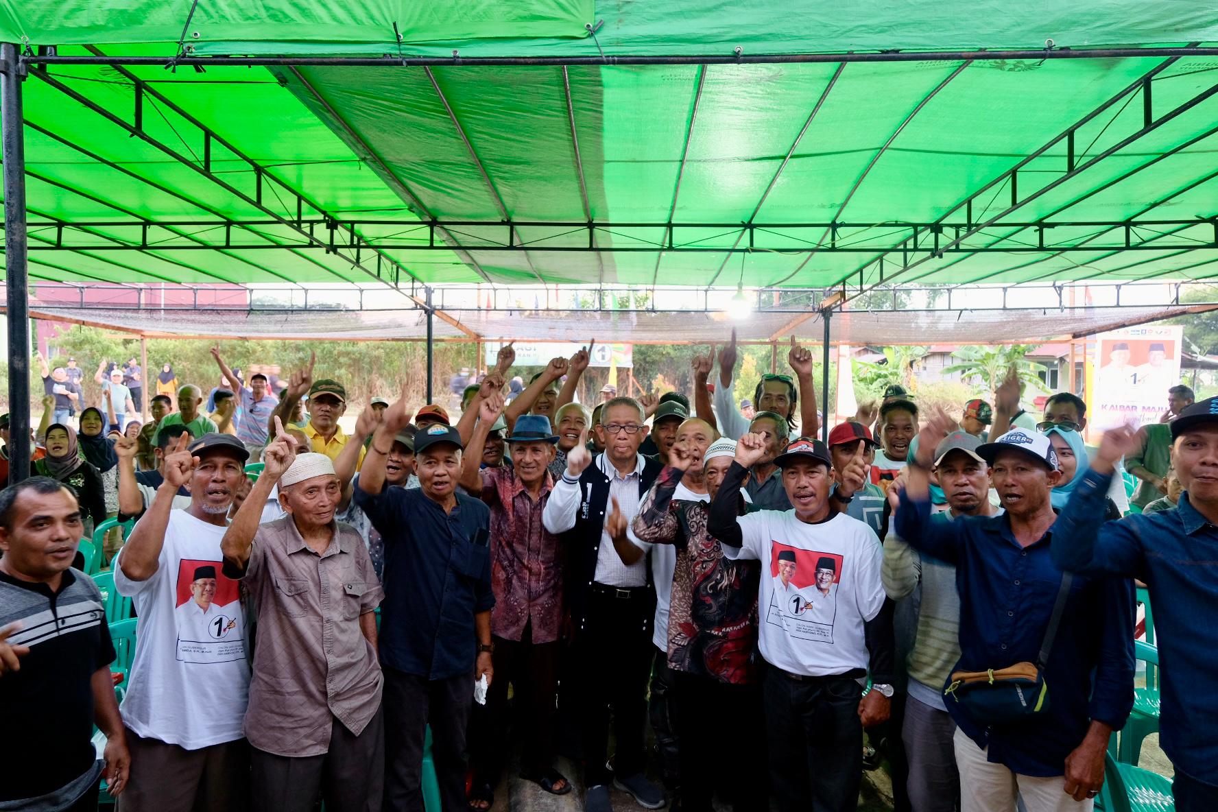 Foto: Sutarmidji Bangun Infrastruktur, Warga Semitau Siap Pilih Nomor 1! | Pifa Net