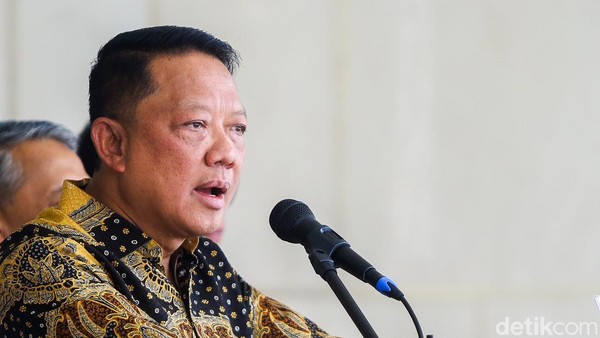 Foto: Jawab Isu Mundur, Jampidsus Febrie: Saya Masih Diperintah Selesaikan Perkara Korupsi | Pifa Net