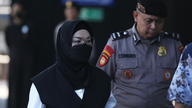 Foto:  OTT Bupati Sukoharjo, KPK Sita Logam Mulia dan Uang Tunai Miliaran Rupiah | Pifa Net