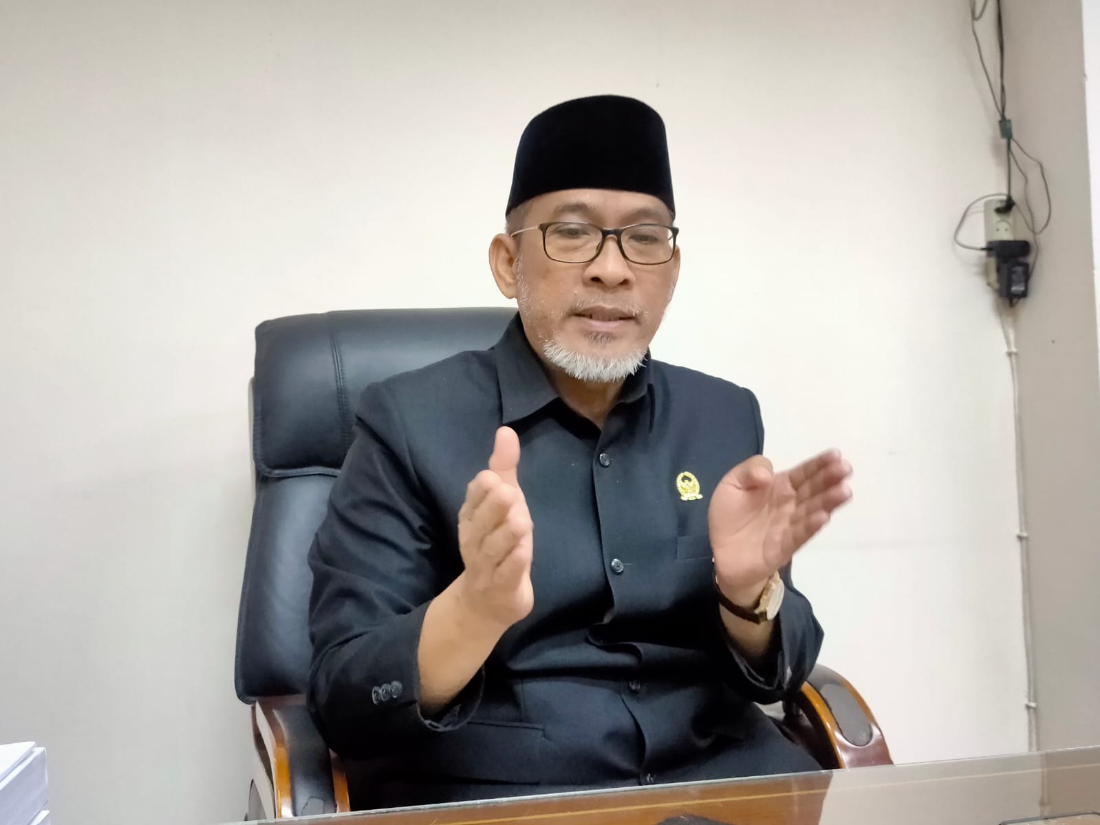 Foto: Arif Joni Puji Program Bedah Rumah Sutarmidji-Didi: Komitmen Luar Biasa untuk Rakyat | Pifa Net