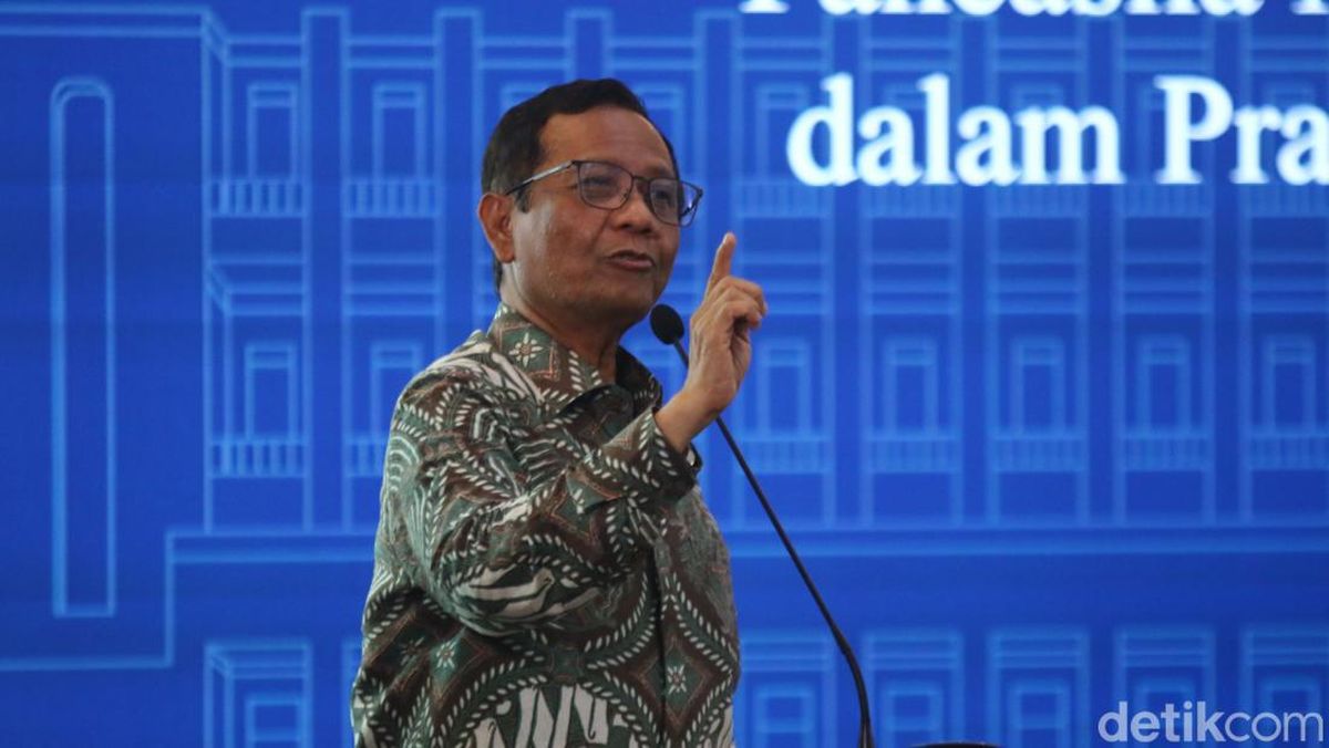 Foto: Mahfud MD Kritik Wacana Prabowo Maafkan Koruptor | Pifa Net