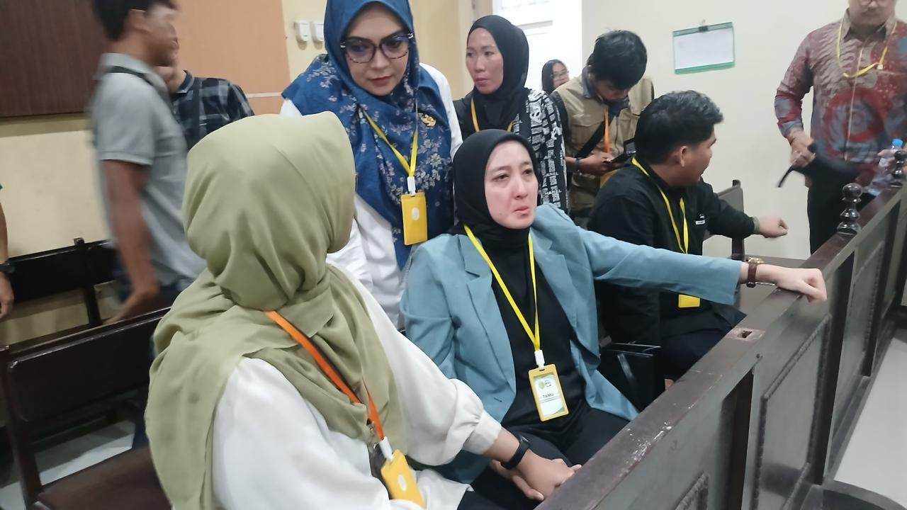 Foto: Ibu Tiri Pembunuh Nizam Divonis 20 Tahun Penjara dan Denda Rp 4 Miliar | Pifa Net