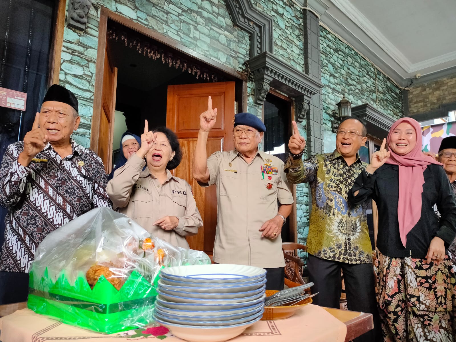 Foto: Keluarga Besar Purnawirawan Brimob dan Polri Dukung Didi Haryono di Pilgub Kalbar 2024 | Pifa Net