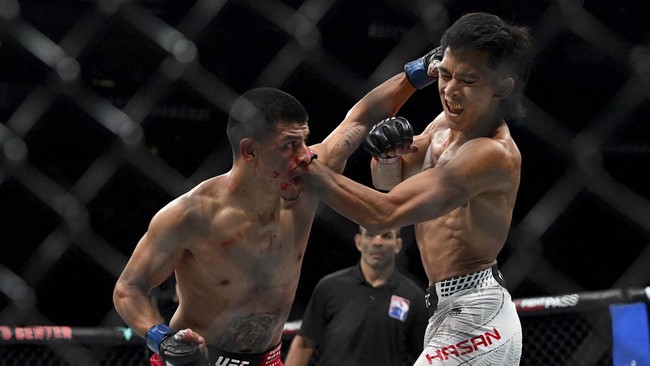 Foto: Bilal Hasan Tak Terburu-buru Kejar Sabuk Juara UFC, Incar Gelar pada 2028 | Pifa Net