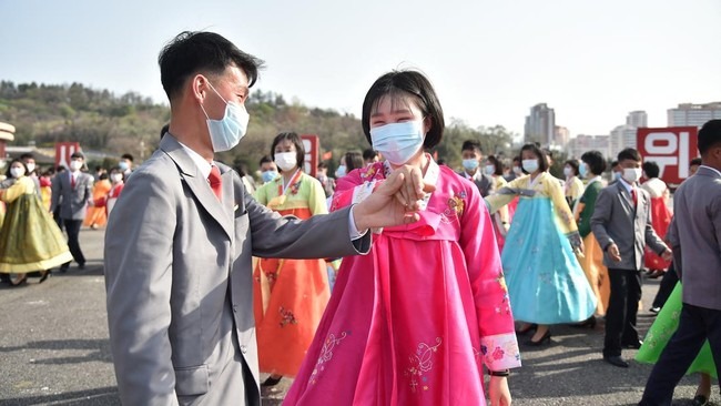 Foto: Korea Utara Hukum Pasangan yang Bercerai ke Kamp Kerja Paksa | Pifa Net
