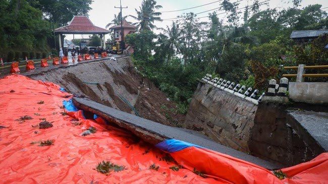 Foto: Longsor Parah Akses Wisata Colo Kudus, Pemprov Jateng Siapkan Dana Rp10 Miliar untuk Perbaikan Cepat | Pifa Net