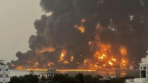 Foto: AS Serang Yaman: 31 Orang Tewas, 101 Luka-luka | Pifa Net