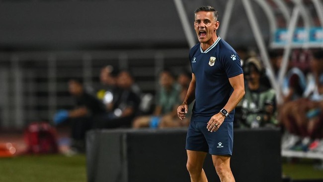 Foto: John Herdman Puji Shayne Pattynama Usai Pecah Kebuntuan, Jadi Kunci Kemenangan Timnas Indonesia | Pifa Net