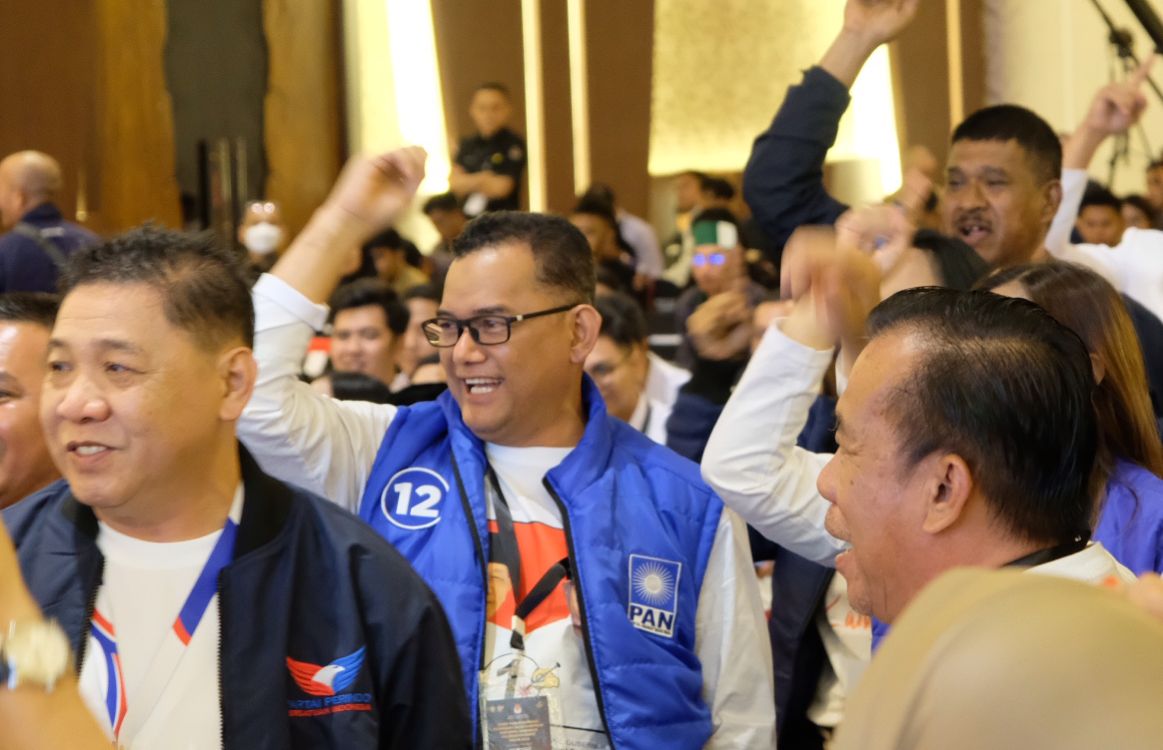 Foto: Buktikan Janji, Sutarmidji-Didi Komitmen Tingkatkan IPM Kalbar dengan Ribuan Beasiswa! | Pifa Net