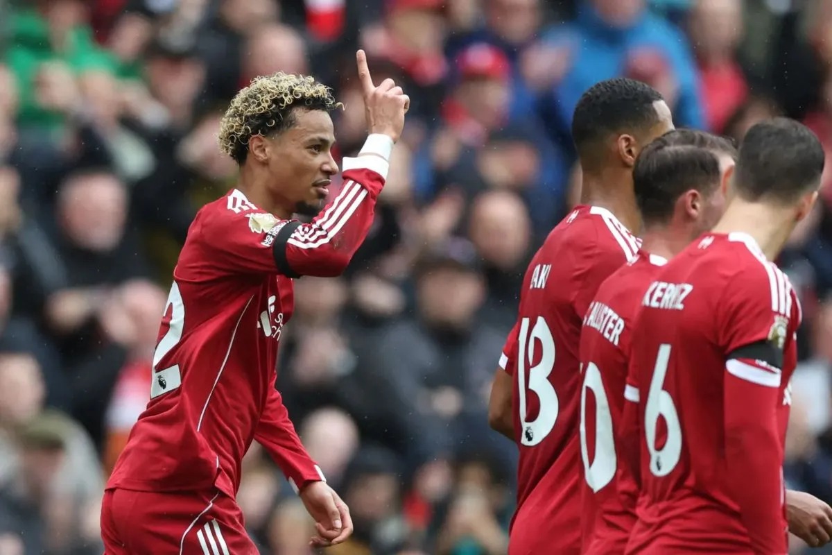 Liverpool Jaga Rekor Sempurna Usai Taklukkan Everton 2-1 di Anfield. premierleague