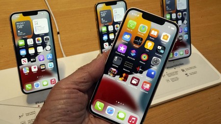 Foto: Daftar Harga iPhone Januari 2025, iPhone 13 Banting Harga Jadi Segini! | Pifa Net