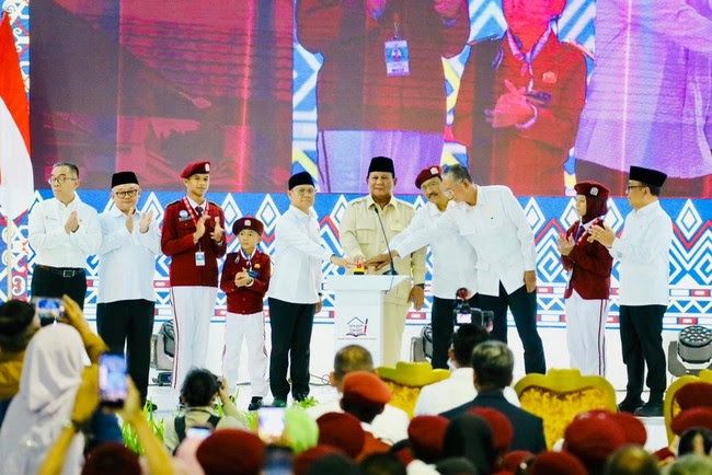 Foto: Prabowo Resmikan 166 Sekolah Rakyat Langsung Cek Fasilitas Siswa | Pifa Net