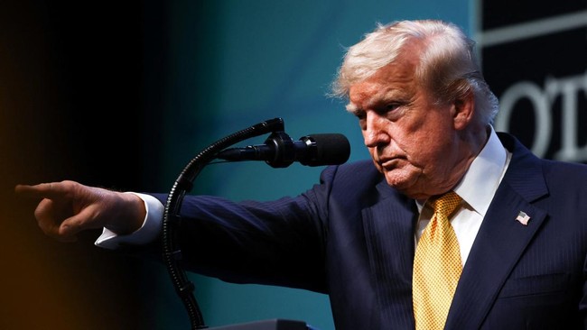 Foto: Trump Klaim AS Kuasai Selat Hormuz, Ancam Iran dengan Serangan 100 Kali Lebih Keras | Pifa Net