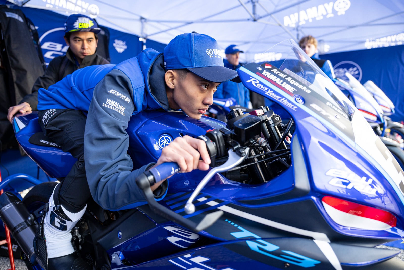 Foto: Arai Agaska Siap Gaspol Debut di FIM R3 BLU CRU World Cup! | Pifa Net