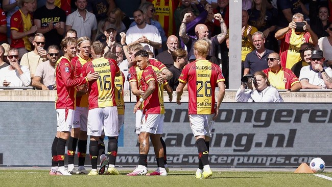 Foto: Dean James Sumbang Assist, Go Ahead Eagles Menang 3-1 atas ADO Den Haag | Pifa Net