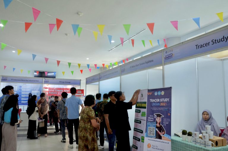 Foto: Untan Career Fest #2: Jembatan Lulusan UNTAN Menuju Dunia Kerja | Pifa Net