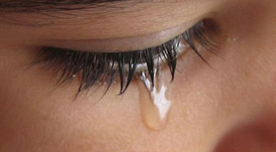 Foto: Psikoterapis: Menangis Bantu Redakan Stres dan Sehatkan Mental | Pifa Net