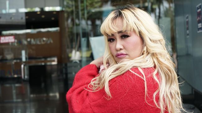 Pinkan Mambo Akui Kini Cerai “Permanen” dari Arya Khan. Detik