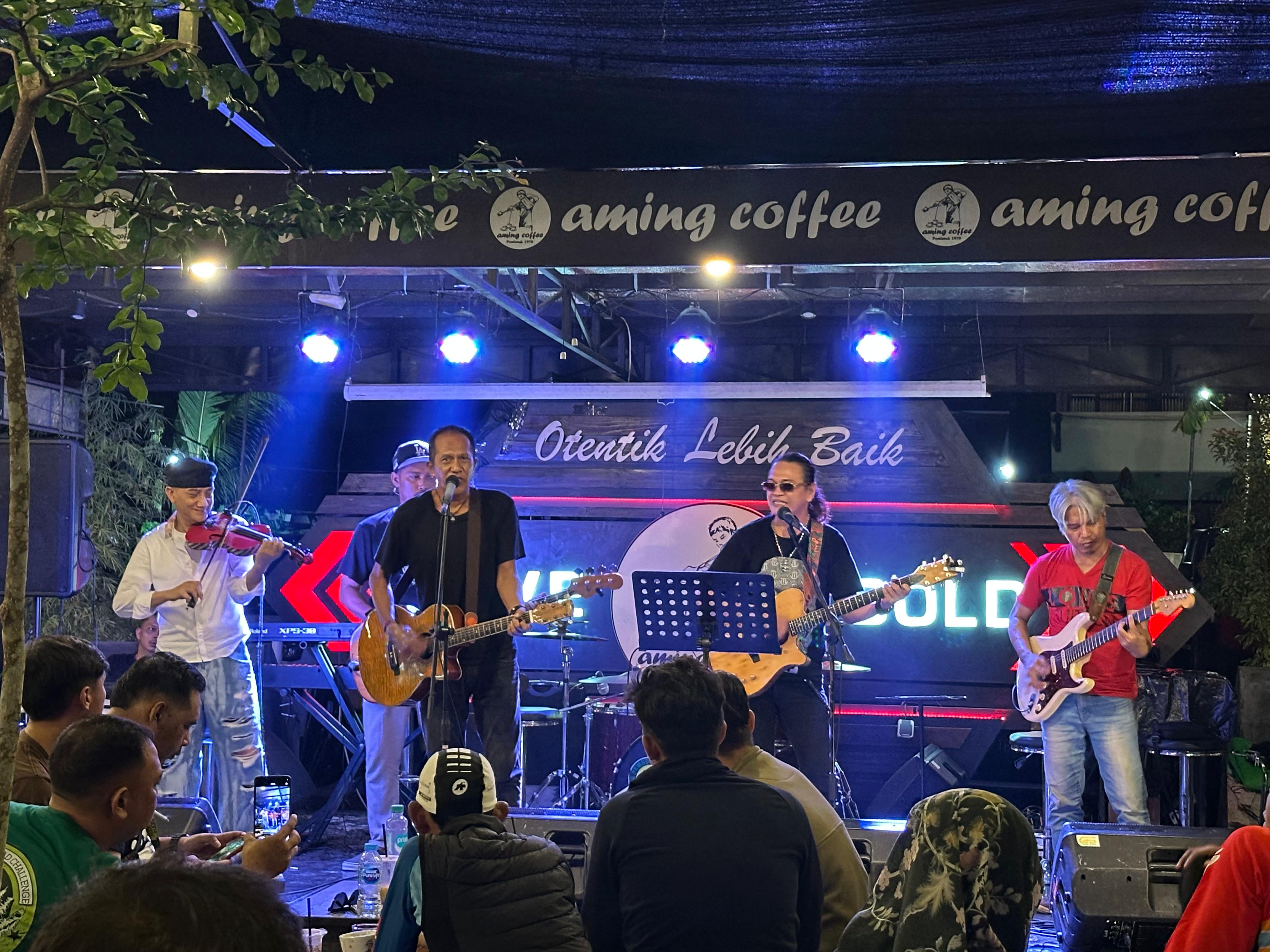 Band legendaris asal Kalimantan Barat, Arwana. (Dok. Istimewa)