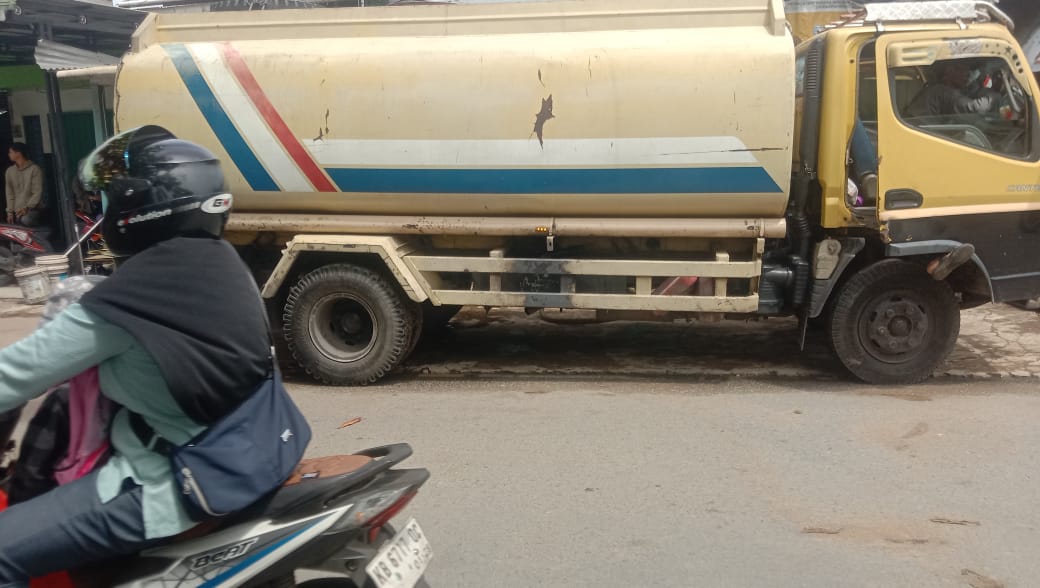 Mahasiswa 22 Tahun Tewas Terlindas Truk di Jalan Perdamaian, Kubu Raya. (Ist)