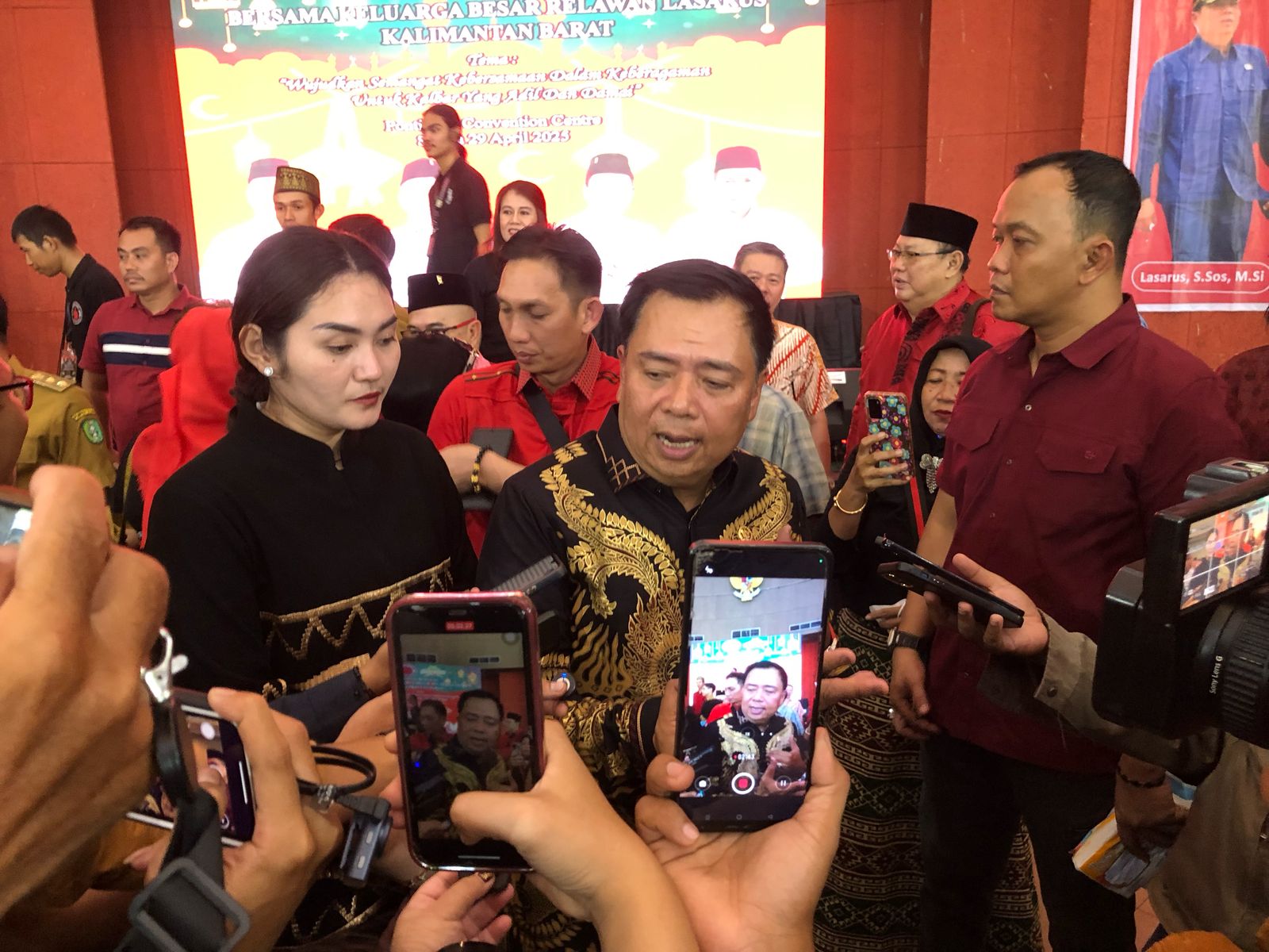 Foto: Komisi V DPR Lasarus Sebut Dalam Waktu Dekat Status Bandara Supadio Kembali Internasional | Pifa Net
