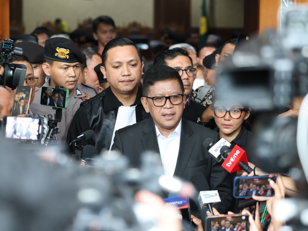 Foto: Hasto Hormati Putusan Majelis Hakim Tolak Eksepsi, Siap Jalani Sidang Pokok Perkara | Pifa Net
