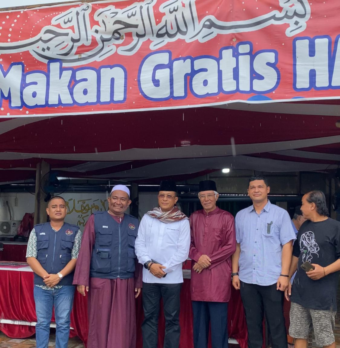 Foto: Kunjungi Rumah Makan Gratis Habib, Didi Haryono Ajak Warga Pontianak Berbagi! | Pifa Net