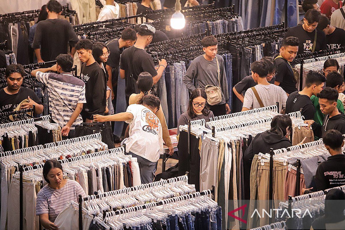 Foto: E-Commerce Serentak Tertibkan Penjualan Pakaian Bekas Impor Ilegal Usai Arahan Kementerian UMKM | Pifa Net