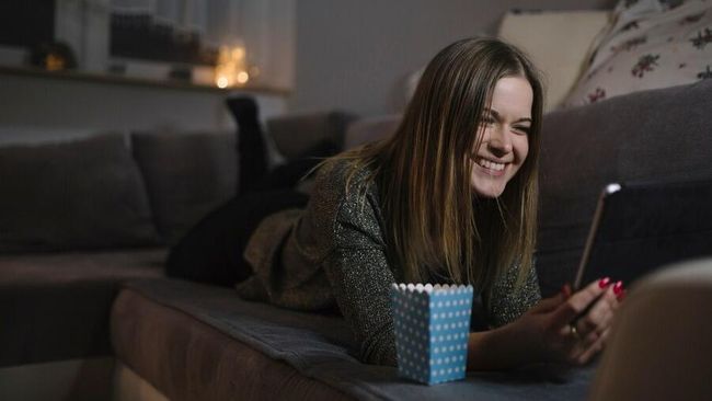 Foto: Suka Nonton Ulang Serial yang Sama? Ini 6 Karakter Kepribadian yang Mungkin Kamu Miliki | Pifa Net