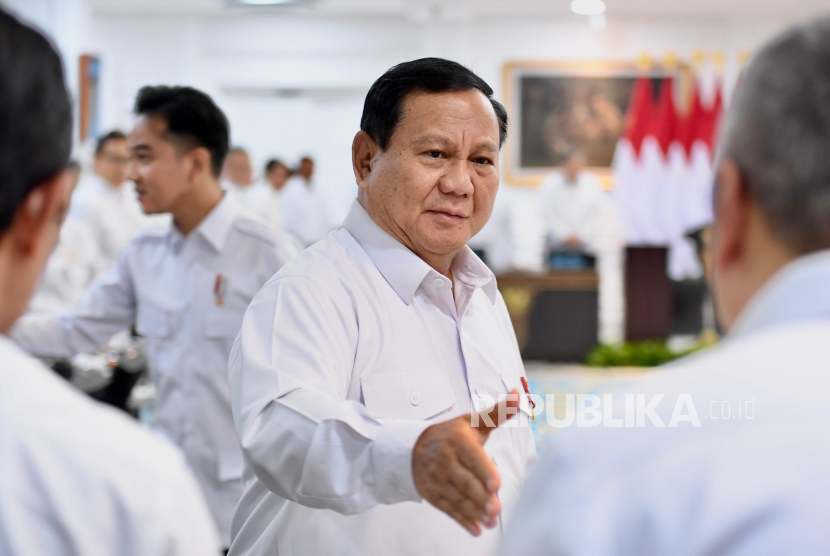 Foto: Prabowo Maklumi Pejabat Keseleo Bicara | Pifa Net