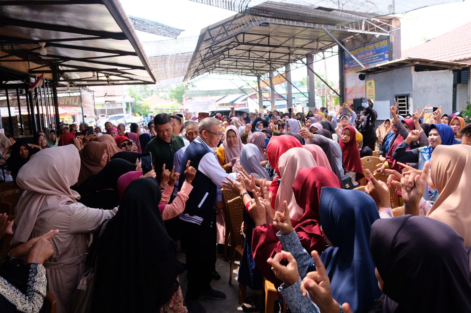 Foto: Ratusan Emak-Emak Dukung Sutarmidji di Kampanye Dialogis Kubu Raya | Pifa Net