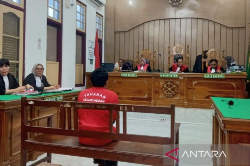 Foto: Penadah Emas Curian Milik Hakim di Medan Divonis 7 Bulan Penjara | Pifa Net