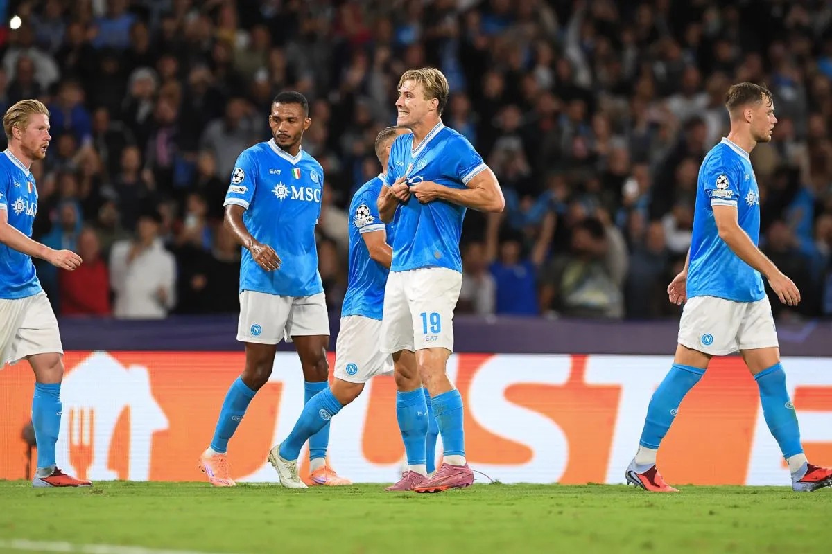 Napoli Tekuk Sporting CP 2-1. SSCNapoli