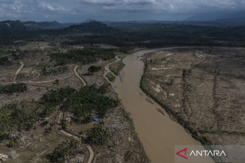 Foto: Warga Desa Sahraja Bangun Musala dari Kayu Sisa Banjir, Butuh Dukungan Pemerintah | Pifa Net