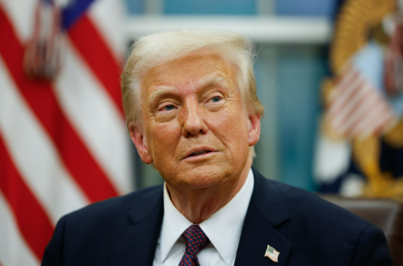 Foto: Penasihat Trump Desak AS Segera Cari Jalan Keluar dari Konflik dengan Iran | Pifa Net