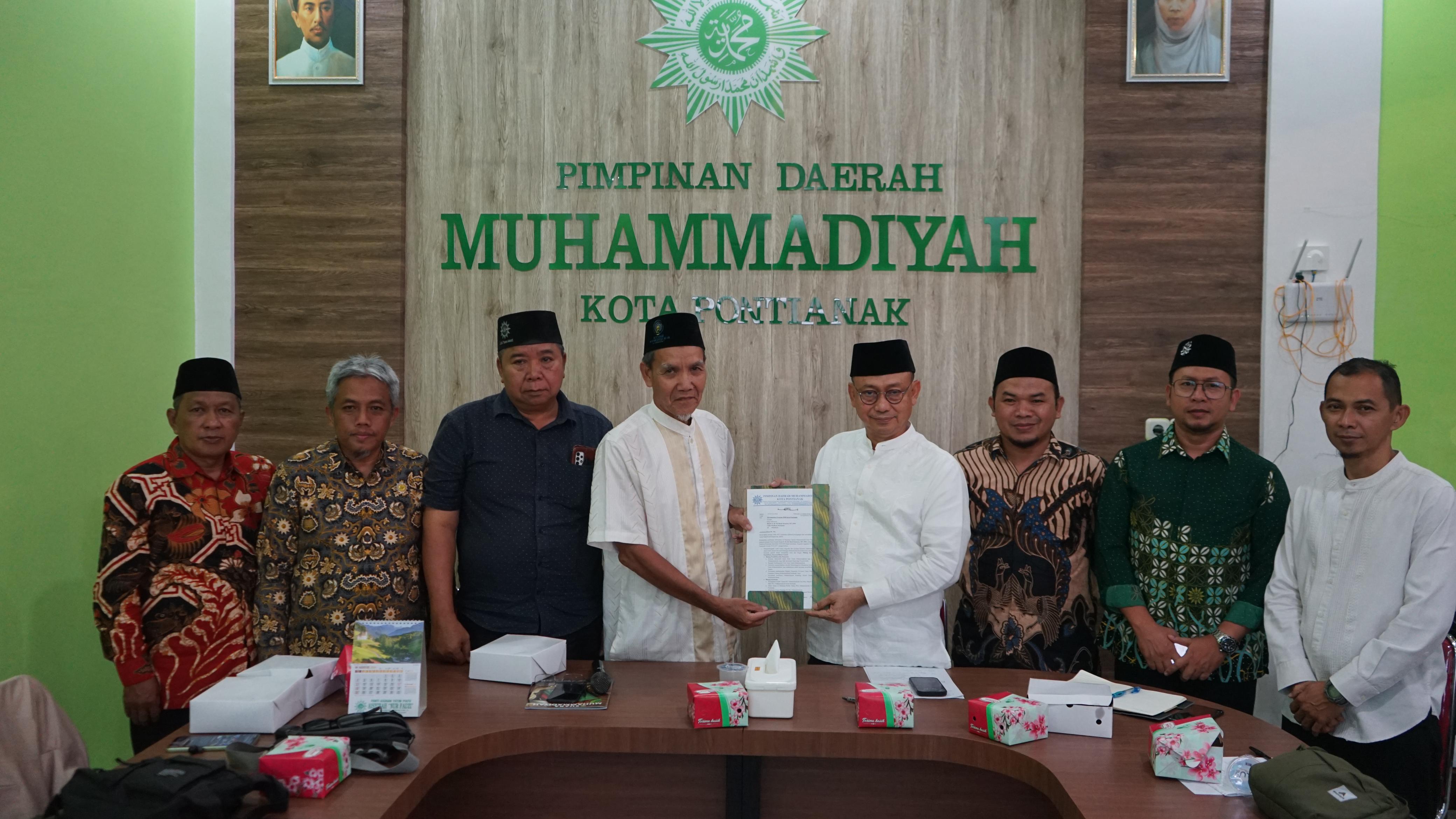 Foto: Silaturahmi dengan Pengurus PDM dan Ortom Muhammadiyah se-Pontianak, Edi Kamtono Paparkan Capaian dan Targetnya untuk 2024-2029 | Pifa Net