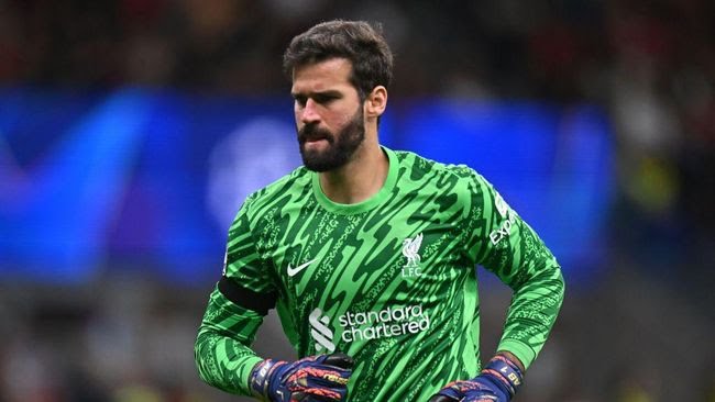 Foto: Alisson Becker Cedera Saat Bela Brasil, Pulang ke Liverpool untuk Pemeriksaan | Pifa Net